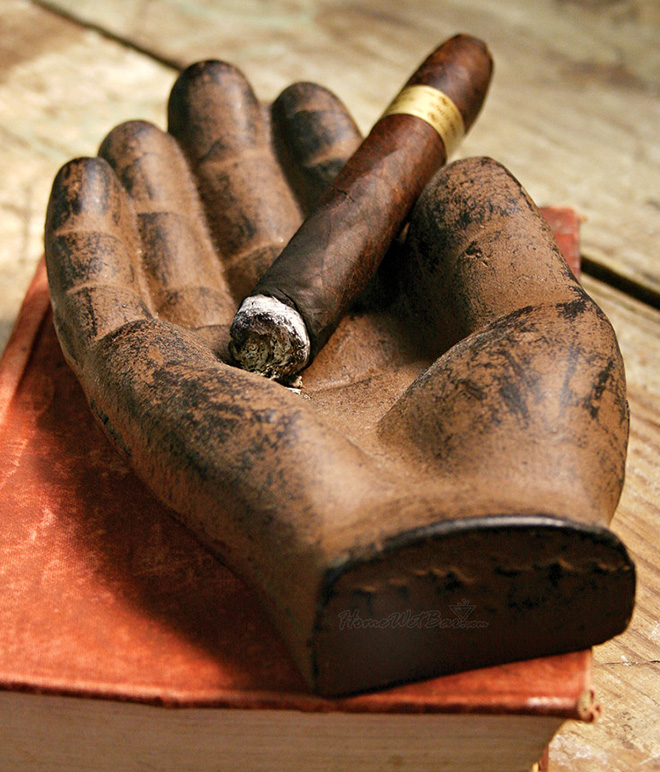 cigar-ashtray-glove