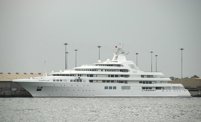 Luxury-Yachts-dubai