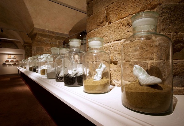 Một góc trưng bày giày trong bảo tàng Ferragamo.