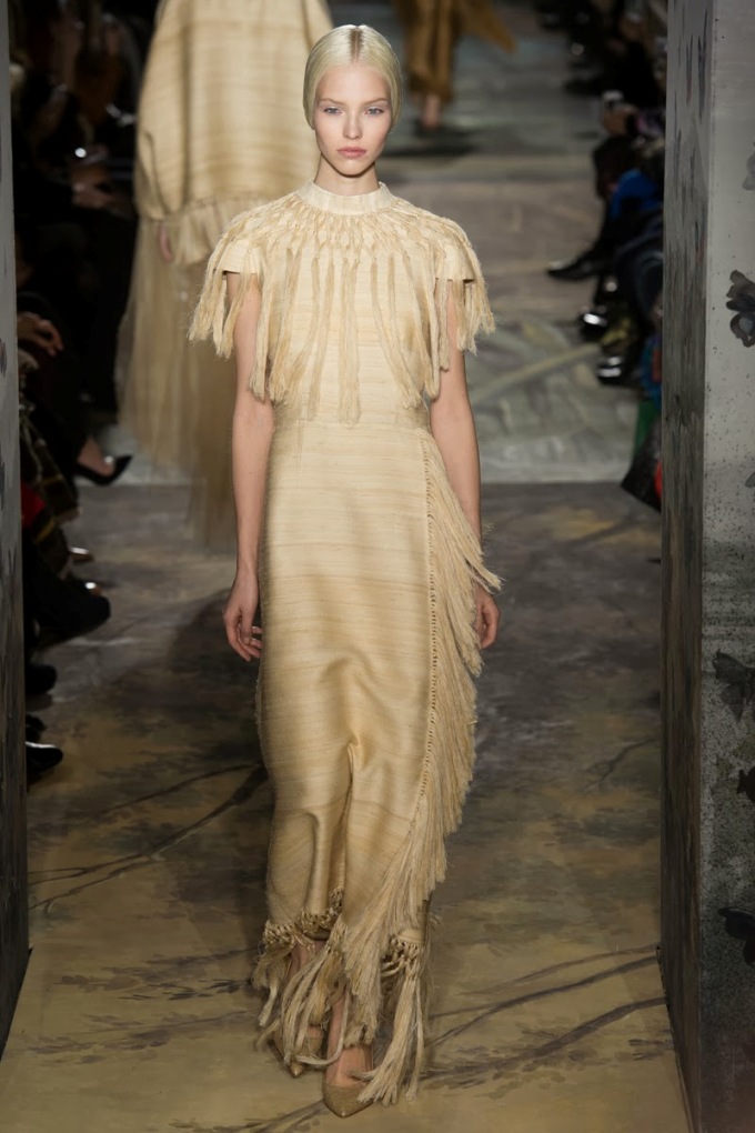 valentino-spring-2014-couture-runway-17_164019941132