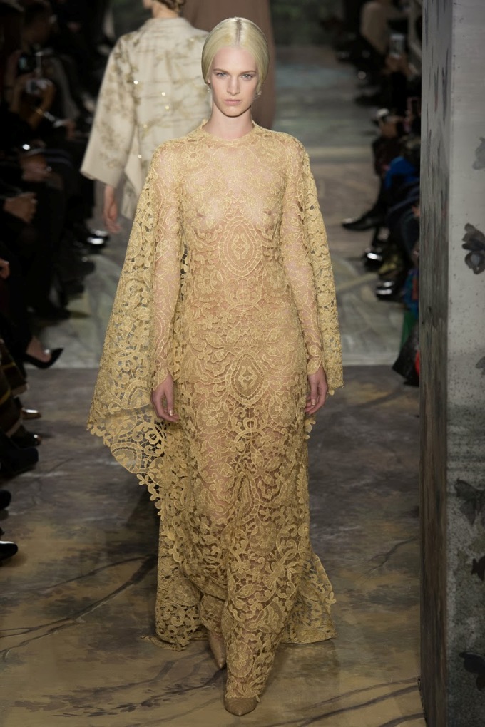 valentino-spring-2014-couture-runway-23_164024511566