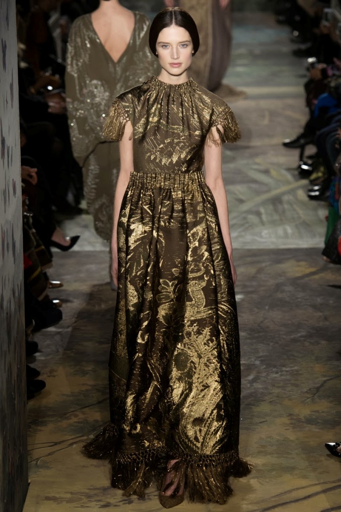 valentino-spring-2014-couture-runway-34_16403469898