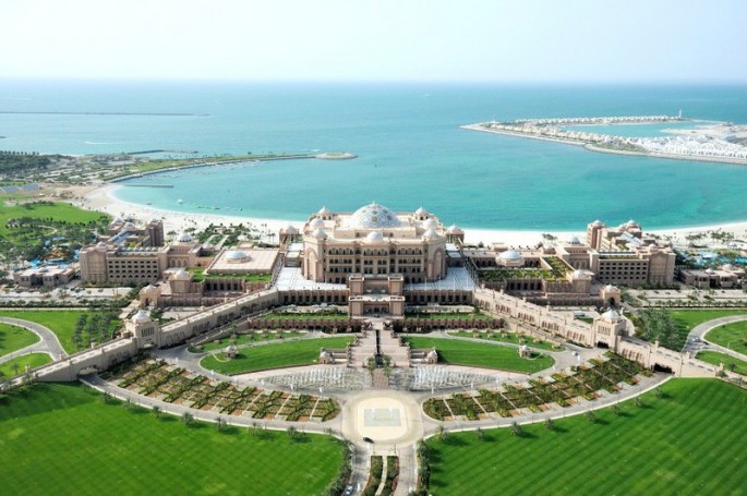 The-Emirates-Palace-in-Abu-Dhabi